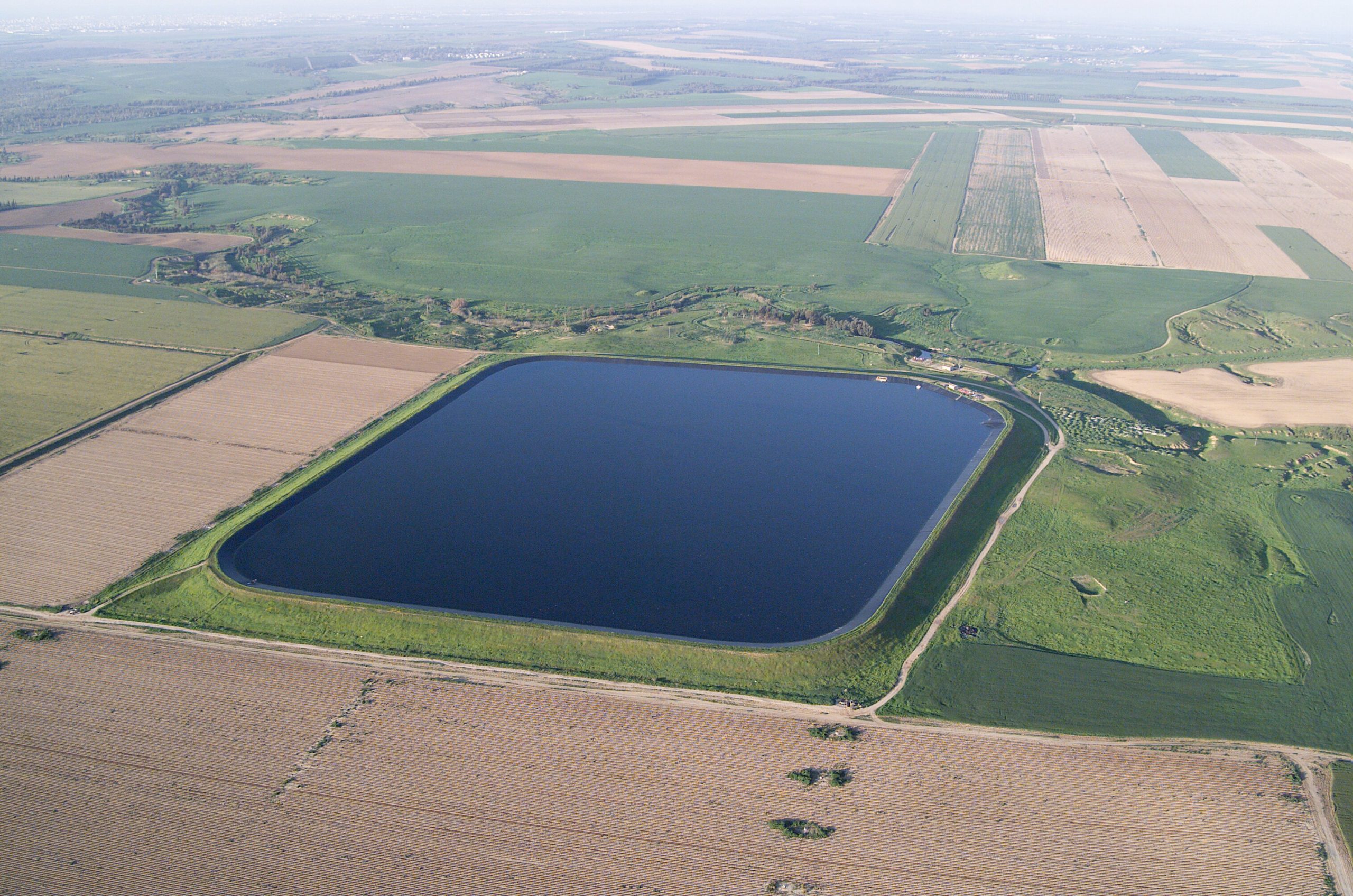 Rei'm water reservoir (Mor Dagan, KKL-JNF Photo Archive)